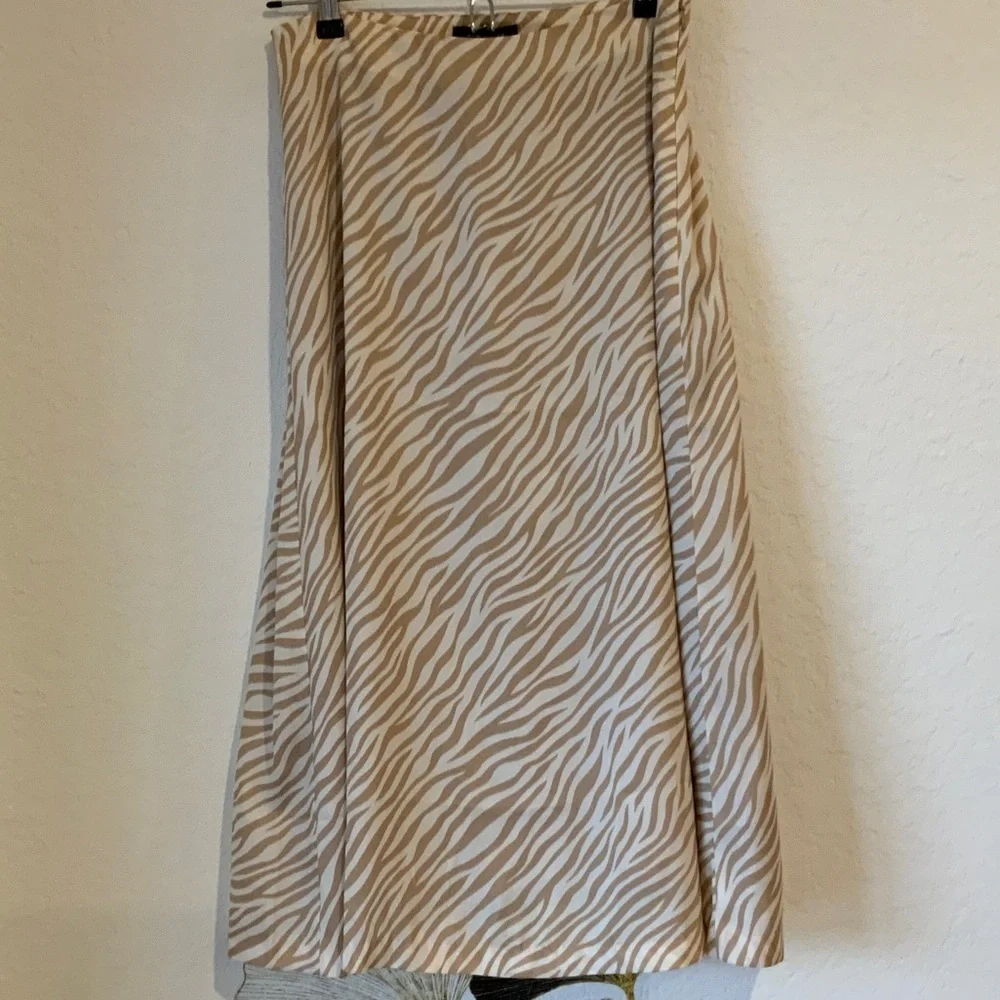 Zebra Print Tan Skirt - Picture 2 of 8